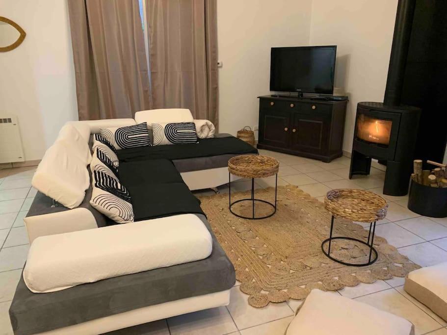 Gite 3 Etoiles Les Gourlines Avec Balneo, Veranda, Piscine Et Garage Avermes Εξωτερικό φωτογραφία