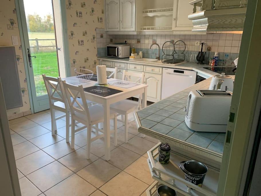 Gite 3 Etoiles Les Gourlines Avec Balneo, Veranda, Piscine Et Garage Avermes Εξωτερικό φωτογραφία